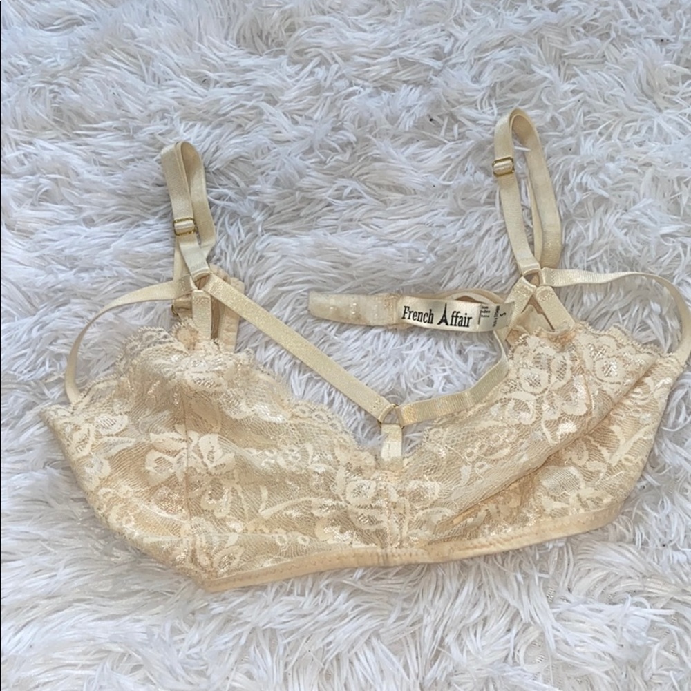 Nude bralette